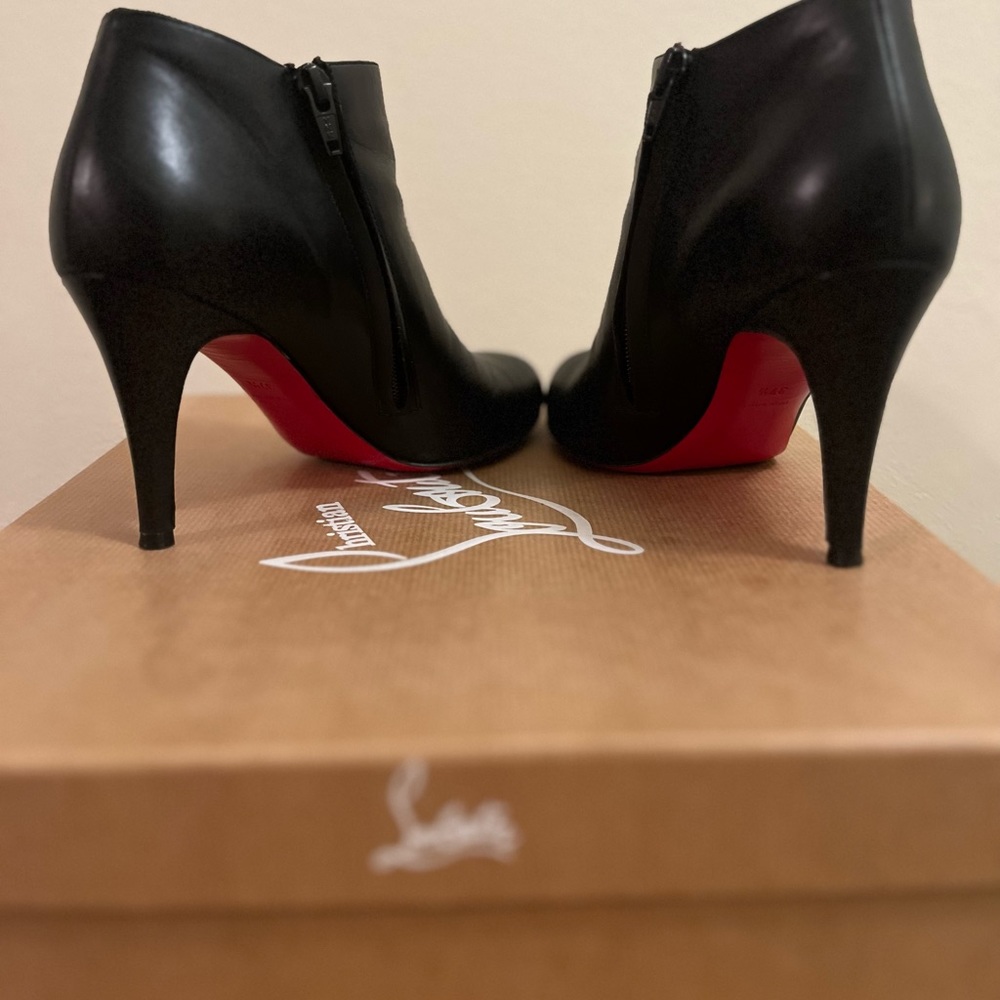 Christian Louboutin Belle 37.5